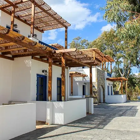 Almiriki Serifos בית הארחה