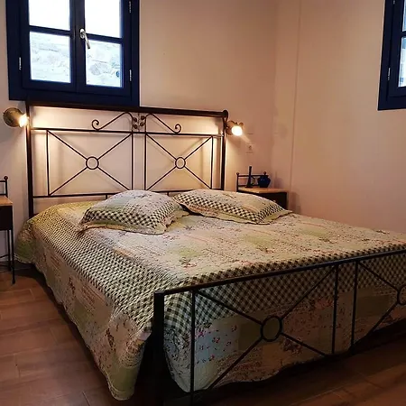 בית הארחה Almiriki Serifos 4*