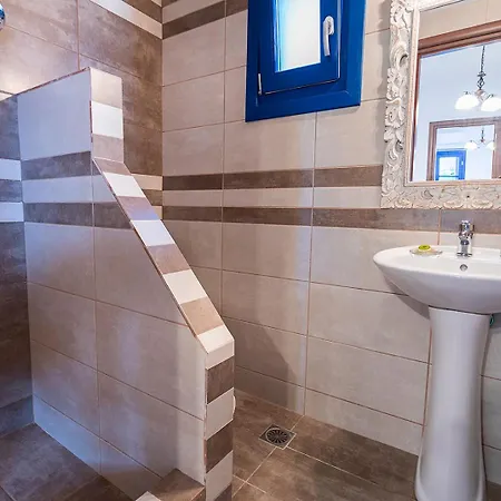 Almiriki Serifos 4* Livadakia