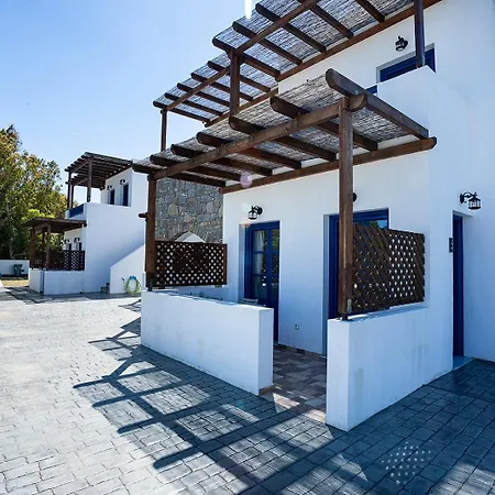 Almiriki Serifos בית הארחה 4*