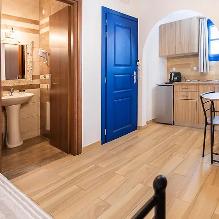 Almiriki Serifos 4* Livadakia