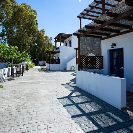 Almiriki Serifos 4* Livadakia