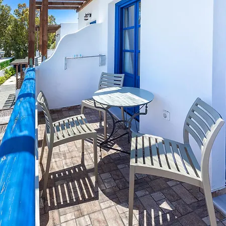 Almiriki Serifos 4* Livadakia