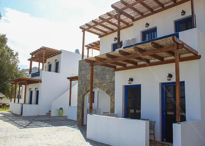 Guest house Almiriki Serifos 4*