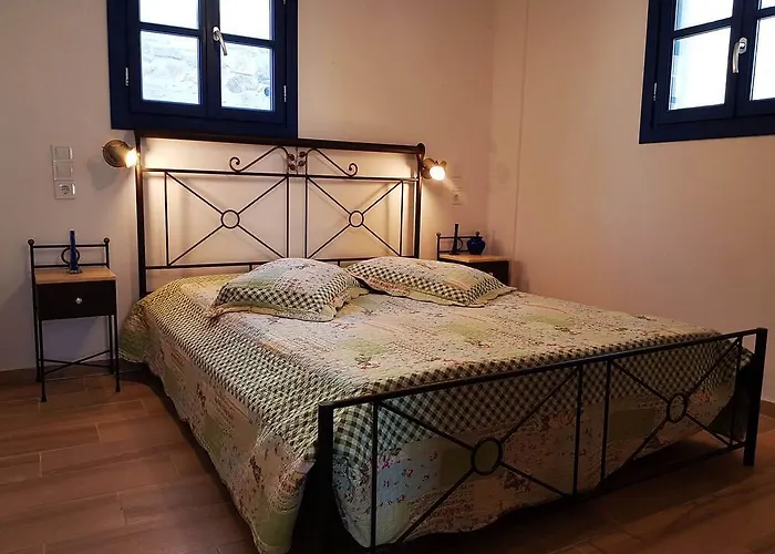 Guest house Almiriki Serifos 4*