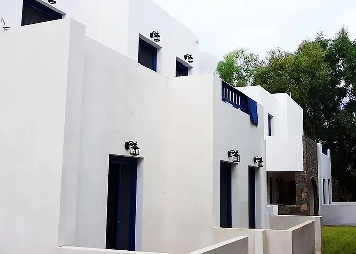 Guest house Almiriki Serifos 4*