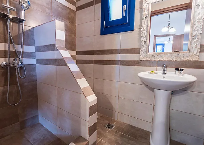 Almiriki Serifos 4* Livadakia