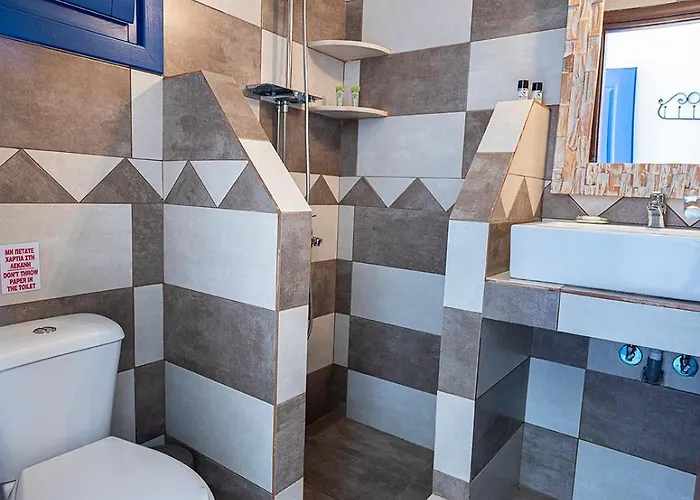 Guest house Almiriki Serifos 4*