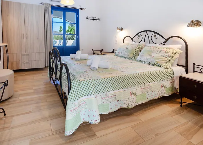 Almiriki Serifos 4* Livadakia