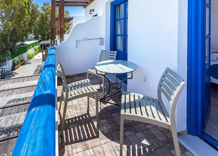 Almiriki Serifos 4* Livadakia