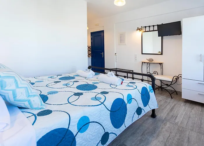 Almiriki Serifos Guest house 4*