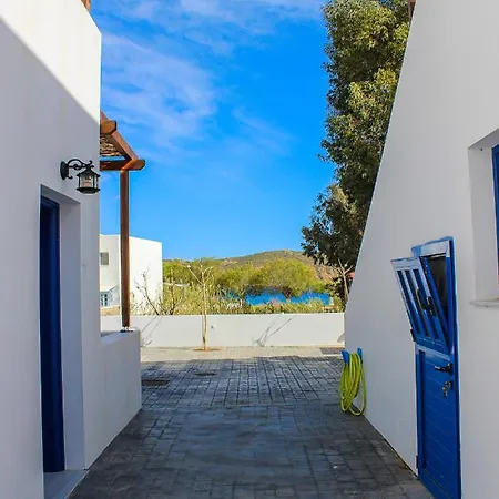 Almiriki Serifos 4* Livadakia