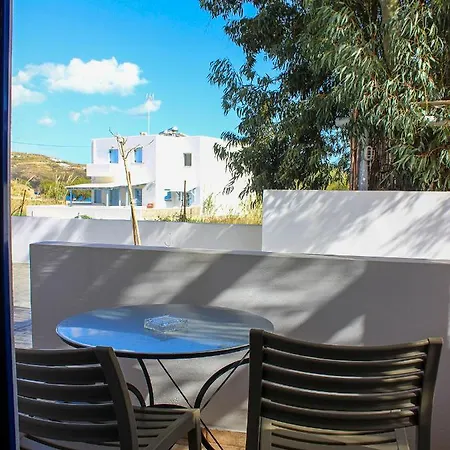 Almiriki Serifos Πανσιόν Λιβαδάκια