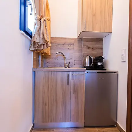 Πανσιόν Almiriki Serifos 4*