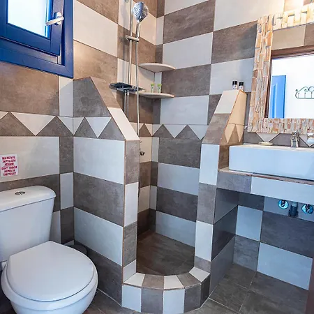 Πανσιόν Almiriki Serifos 4*