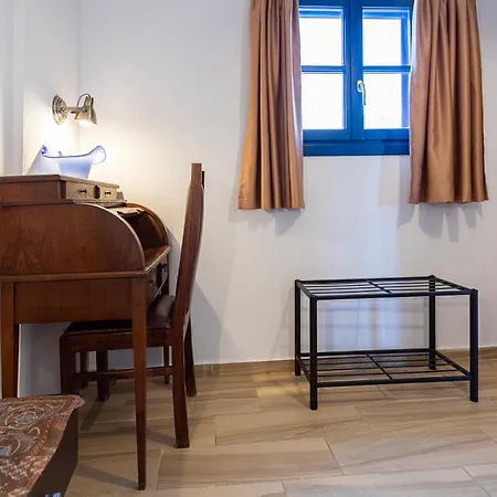 Guest house Almiriki Serifos 3*