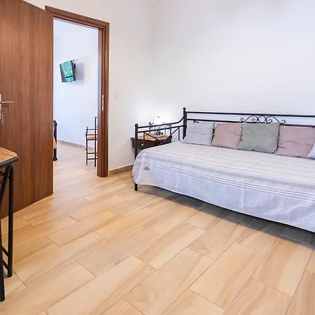 Almiriki Serifos Πανσιόν 4*