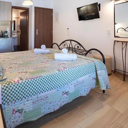 Almiriki Serifos Πανσιόν