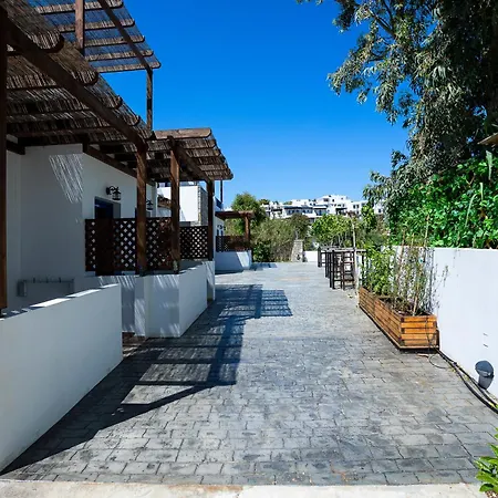 Πανσιόν Almiriki Serifos 4*