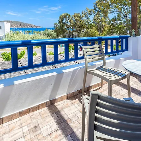 Almiriki Serifos Λιβαδάκια