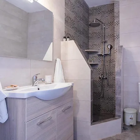 Almiriki Serifos Πανσιόν